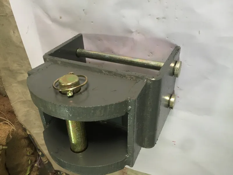 Hitch assembly detail