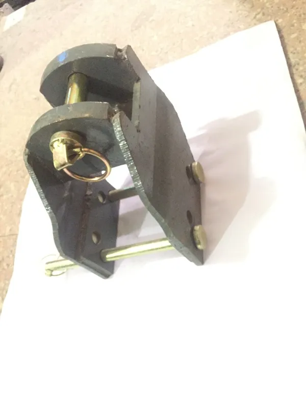 Hitch & mounting bracket, product reference UA-011